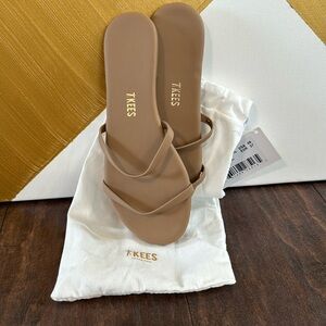 NWT Tkees Gemma Nude sandals size 6